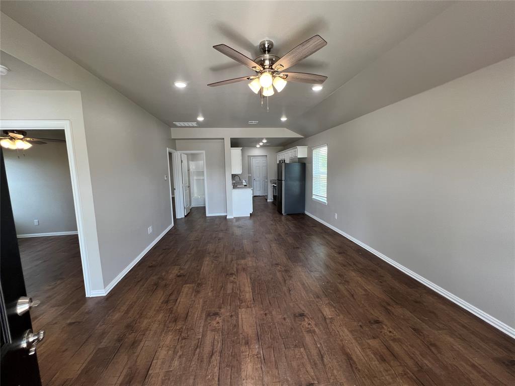844 Elm Street Property Photo 2