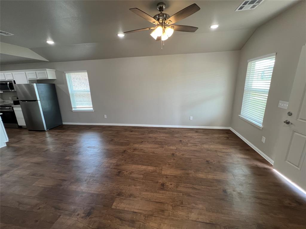 844 Elm Street Property Photo 10