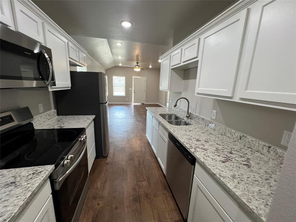 844 Elm Street Property Photo 13