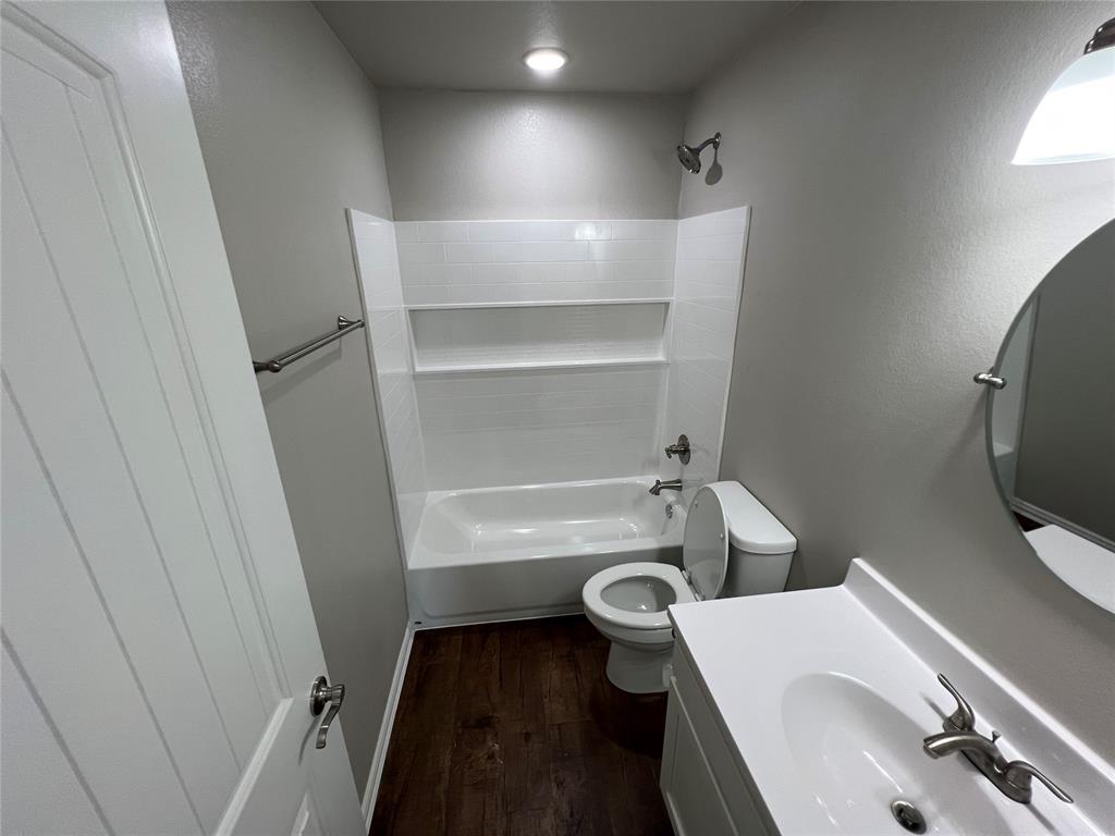 844 Elm Street Property Photo 14