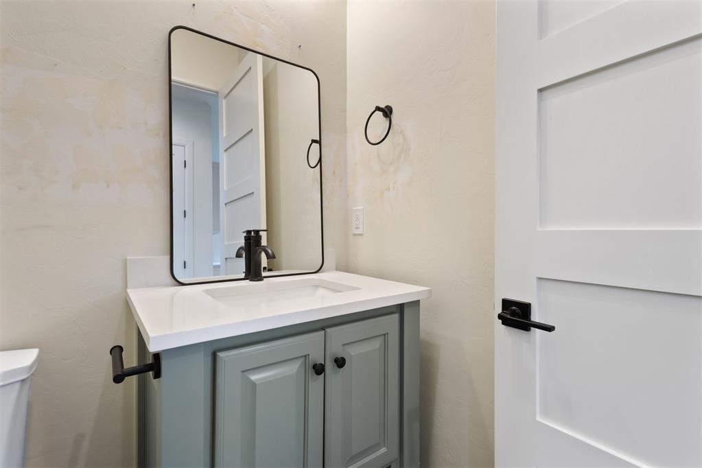 12704 Cobblestone Curve Road Property Photo 34
