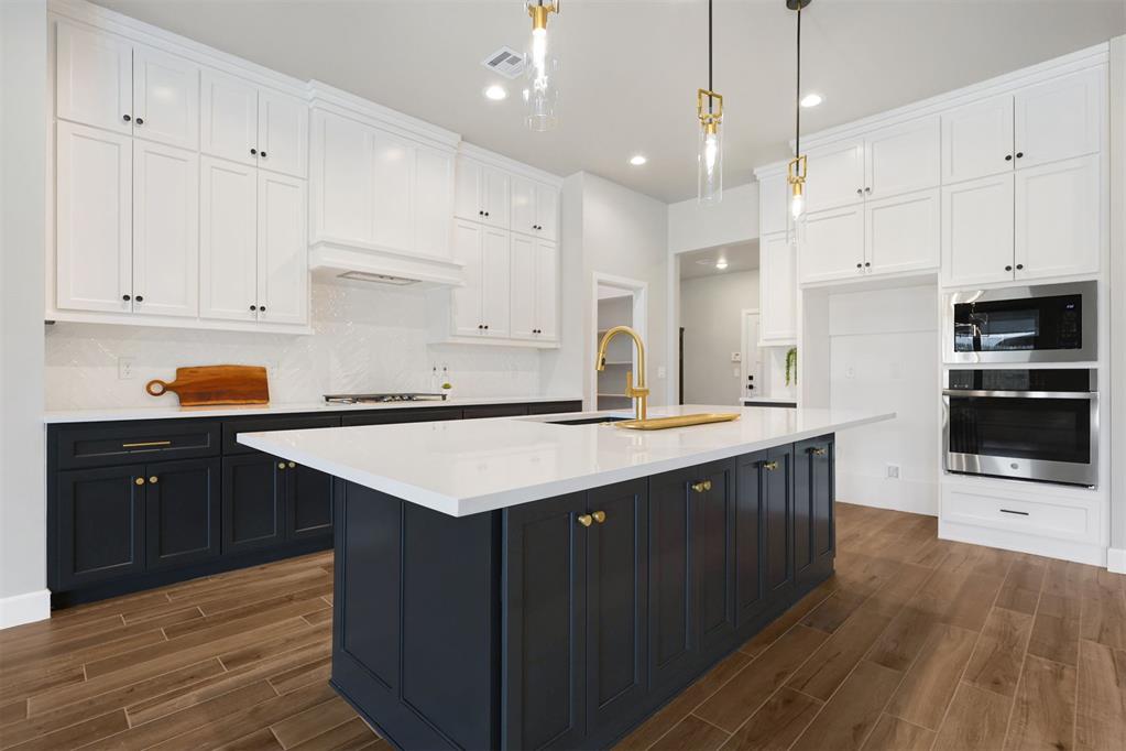 12801 Cobblestone Curve Road Property Photo 8