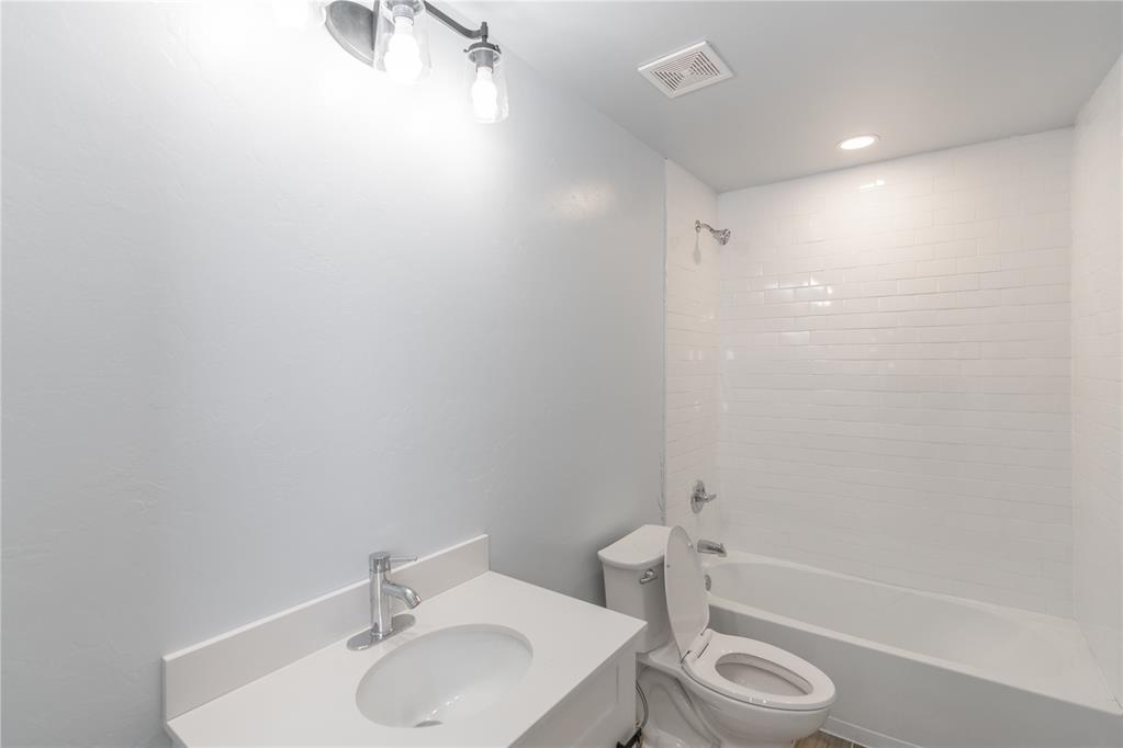 700 N Tucker Avenue Property Photo 11