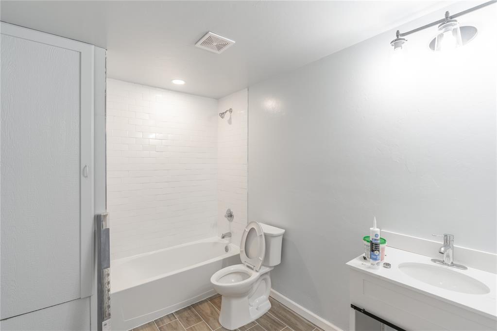 700 N Tucker Avenue Property Photo 12