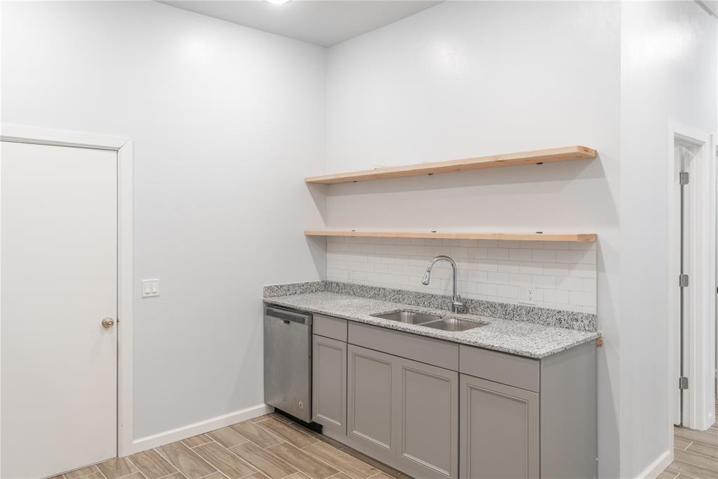 700 N Tucker Avenue Property Photo 21