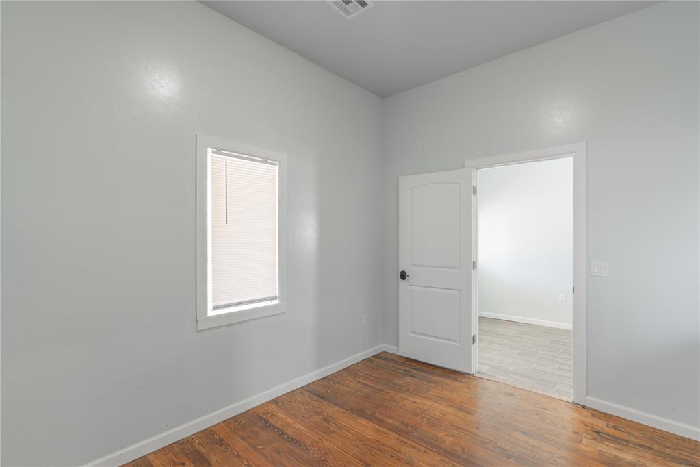 700 N Tucker Avenue Property Photo 7