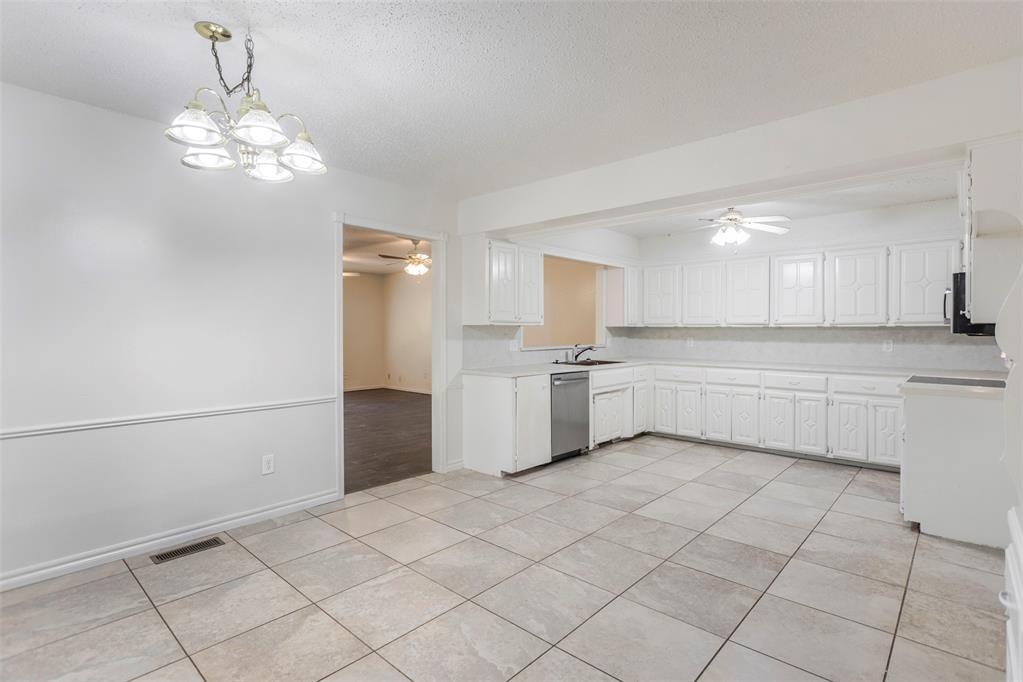 9817 Grimsbey Court Property Photo 12