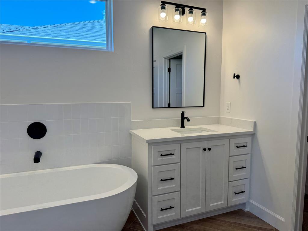 12805 Cobblestone Curve Road Property Photo 14