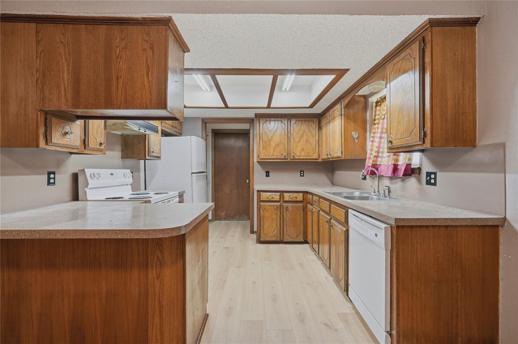 1237767 Property Photo 11