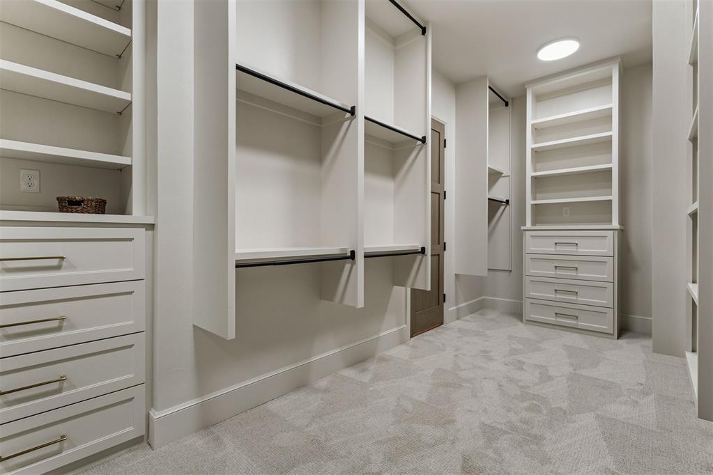 2009 Colonial Way Property Photo 27