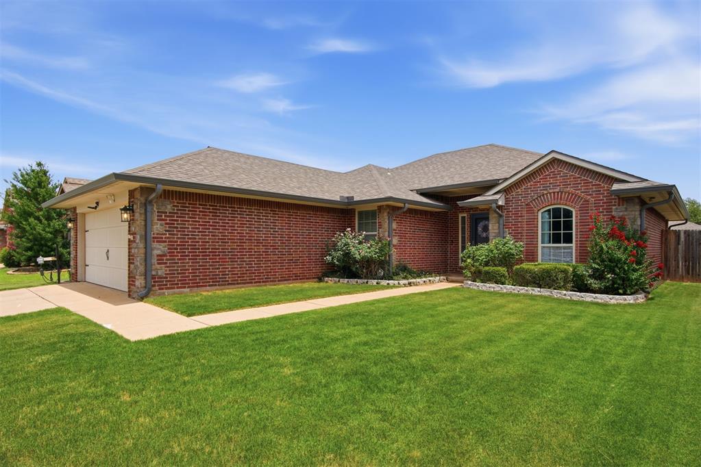1008 Laurel Creek Drive Property Photo 2