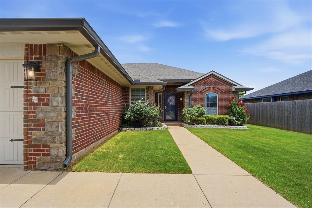 1008 Laurel Creek Drive Property Photo 3