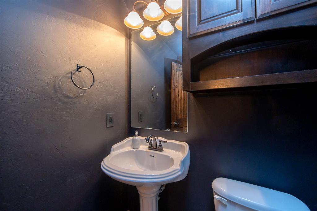 18121 Haslemere Lane Property Photo 24
