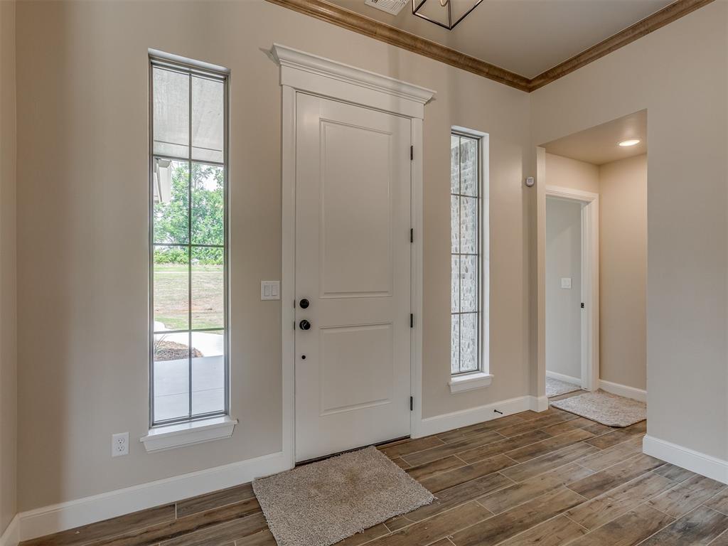 10200 Gentry Crossing Property Photo 4