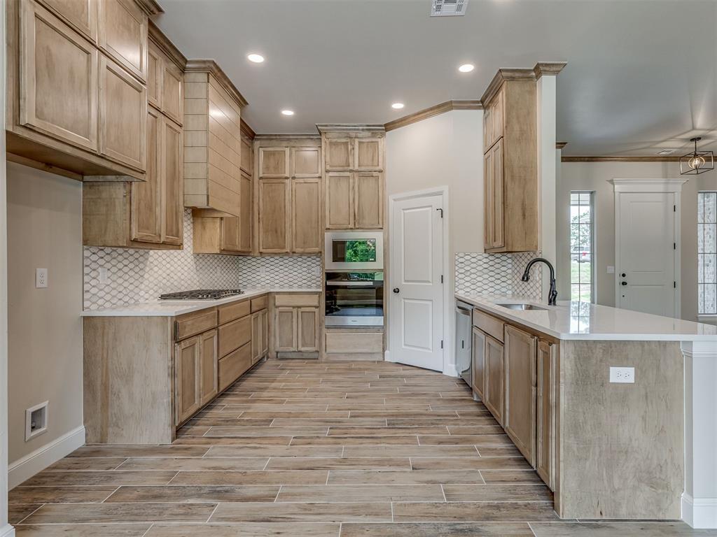 10200 Gentry Crossing Property Photo 6