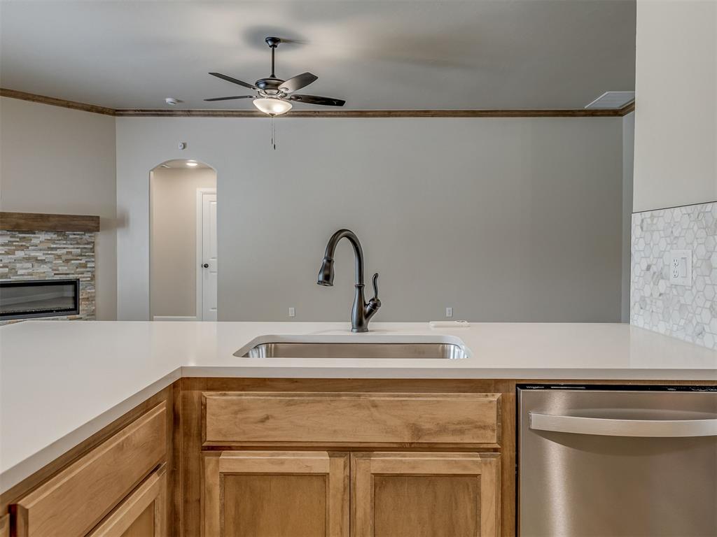 10016 Gentry Crossing Property Photo 11