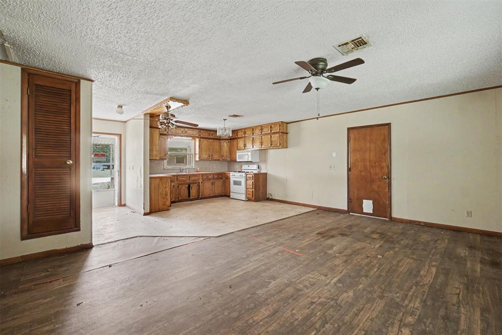 404 N Hardin Avenue Property Photo 5