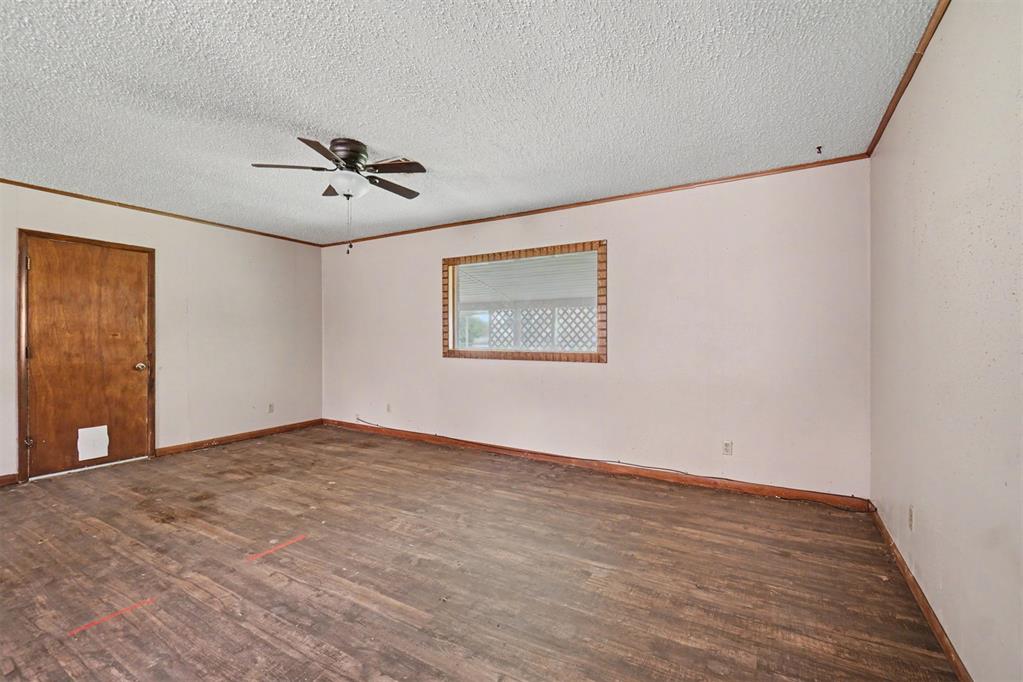 404 N Hardin Avenue Property Photo 8