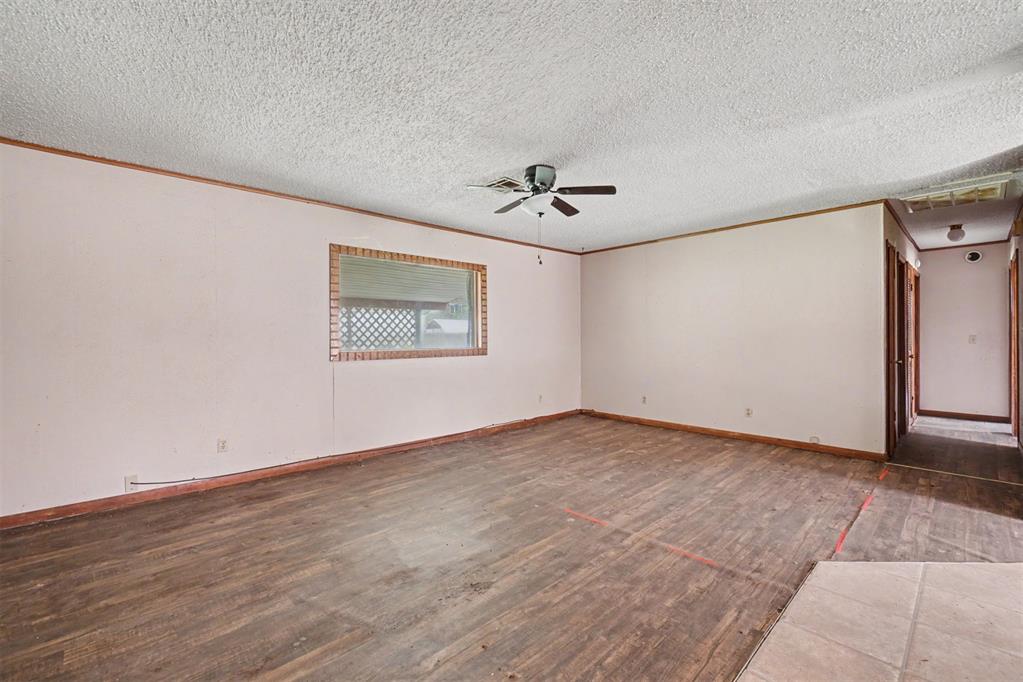 404 N Hardin Avenue Property Photo 9