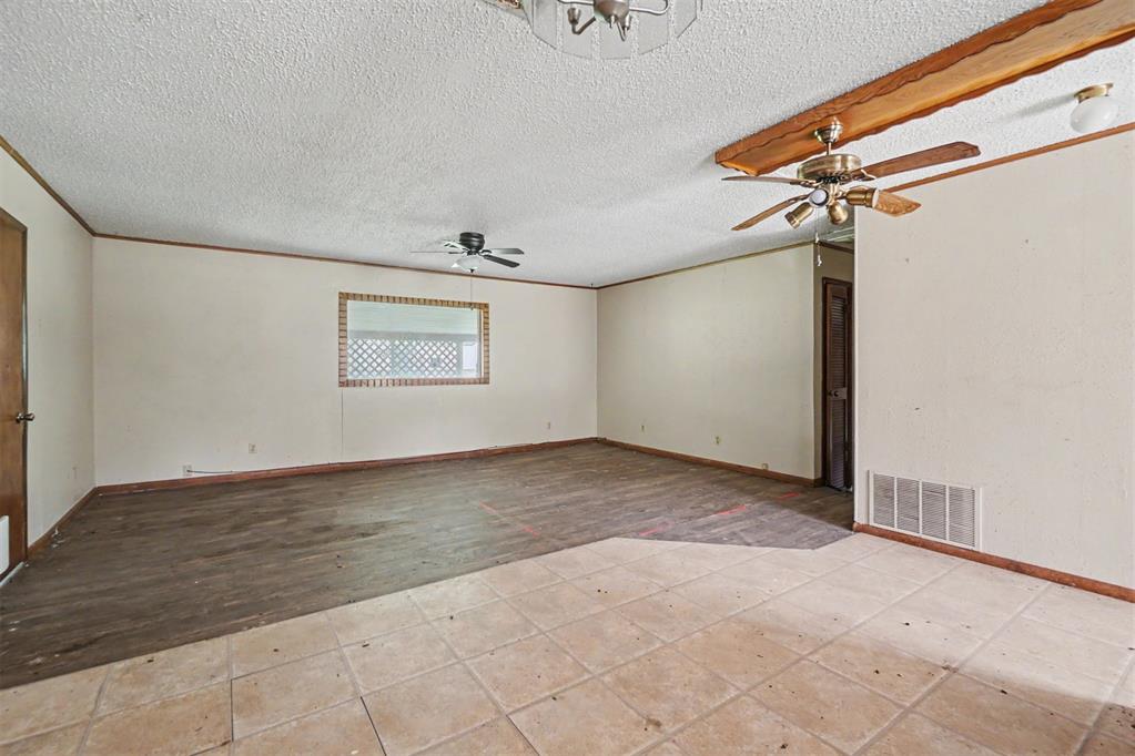 404 N Hardin Avenue Property Photo 10