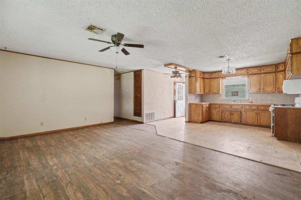 404 N Hardin Avenue Property Photo 11