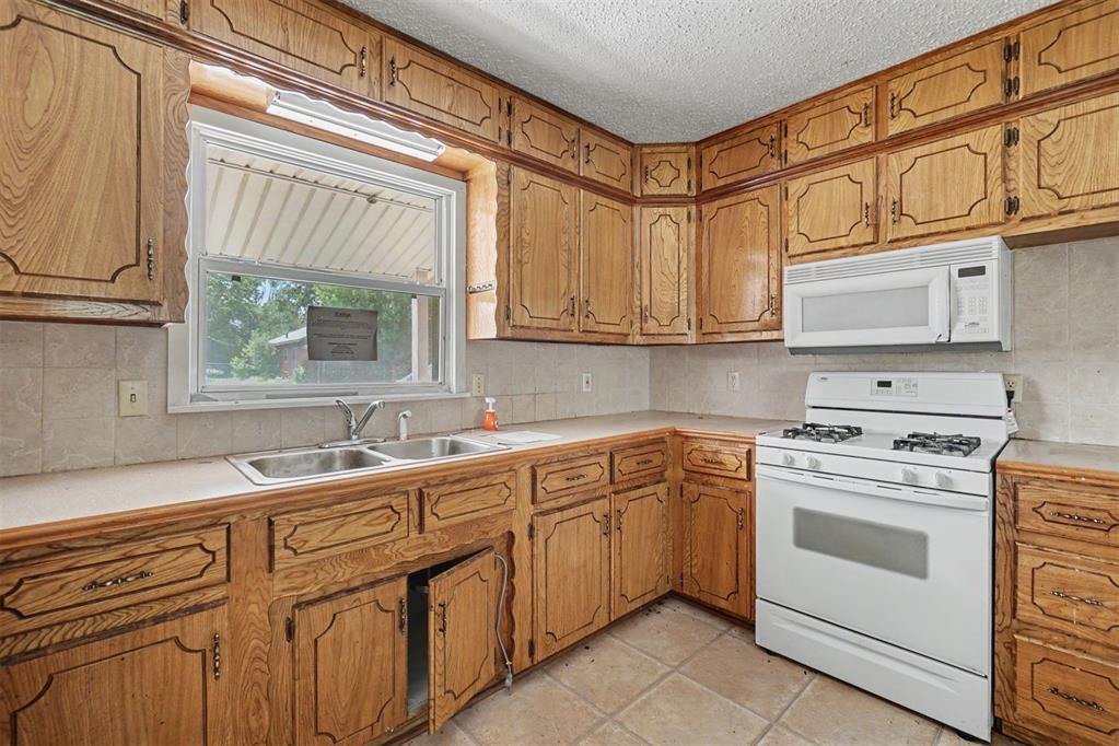 404 N Hardin Avenue Property Photo 14