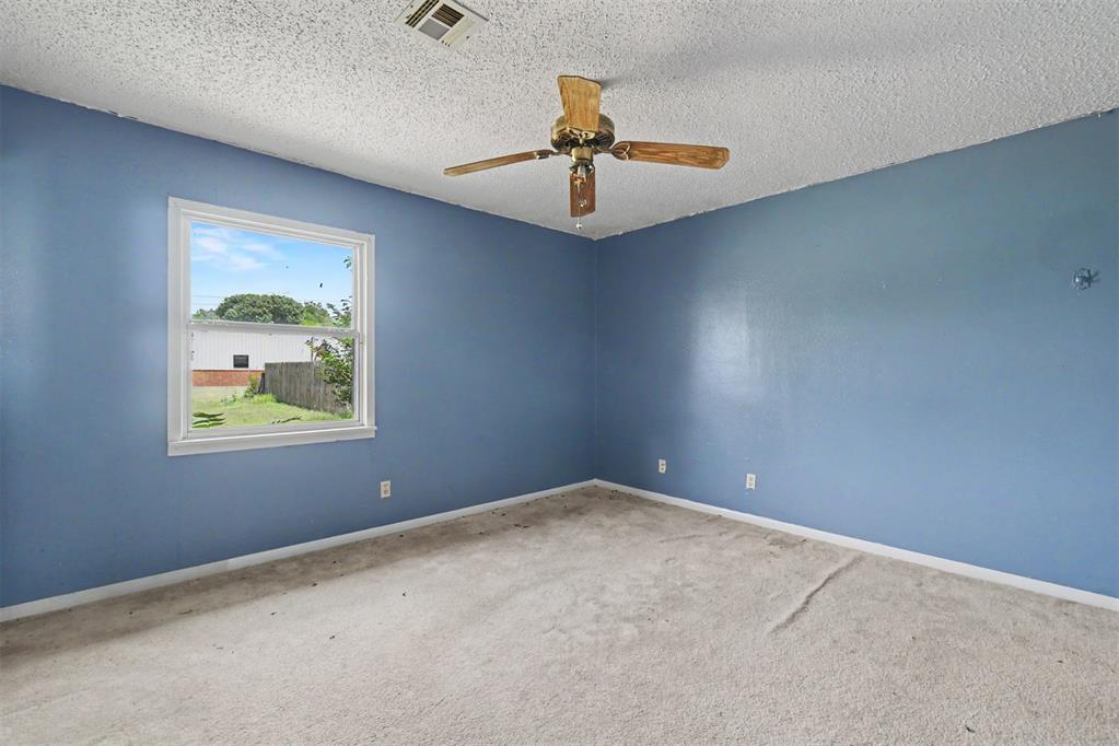 404 N Hardin Avenue Property Photo 17