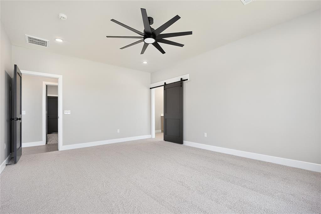 109 W Duane Drive Property Photo 18