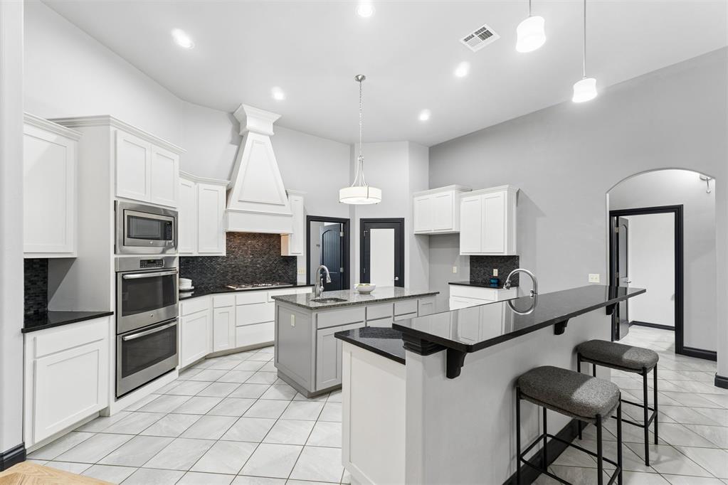 10404 Cherrywood Drive Property Photo 11
