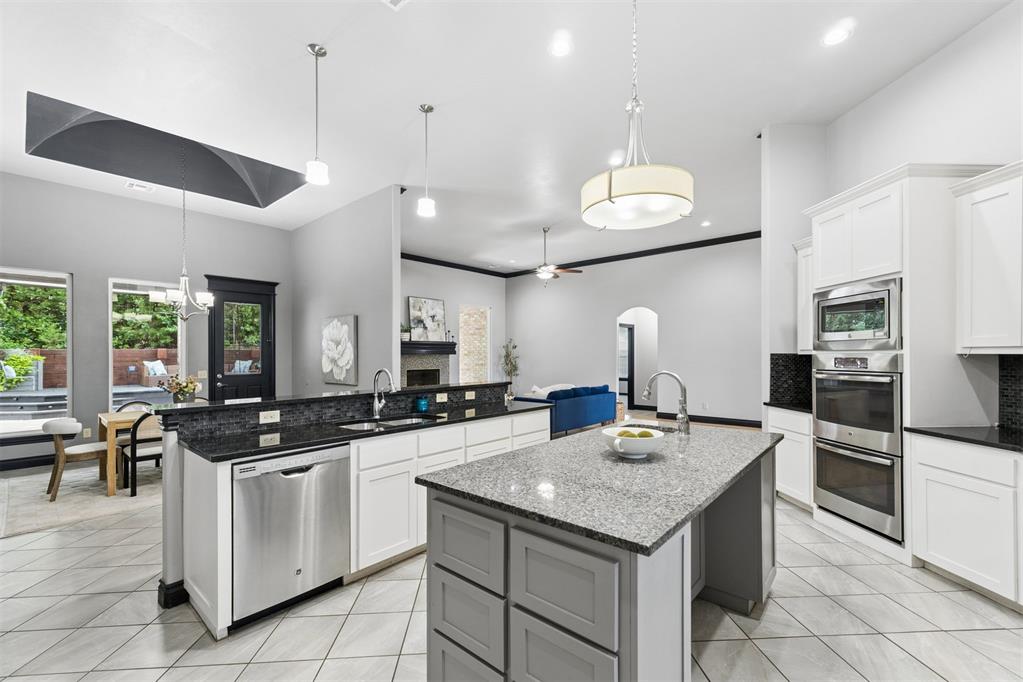 10404 Cherrywood Drive Property Photo 12