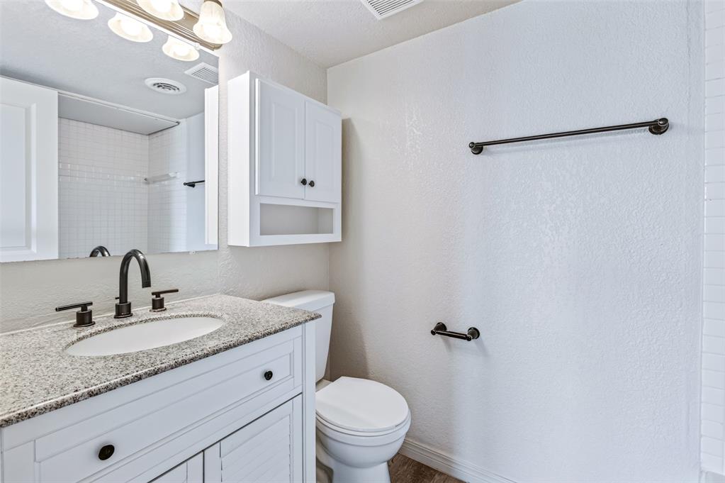 6100 N Brookline Avenue 14 Property Photo 20