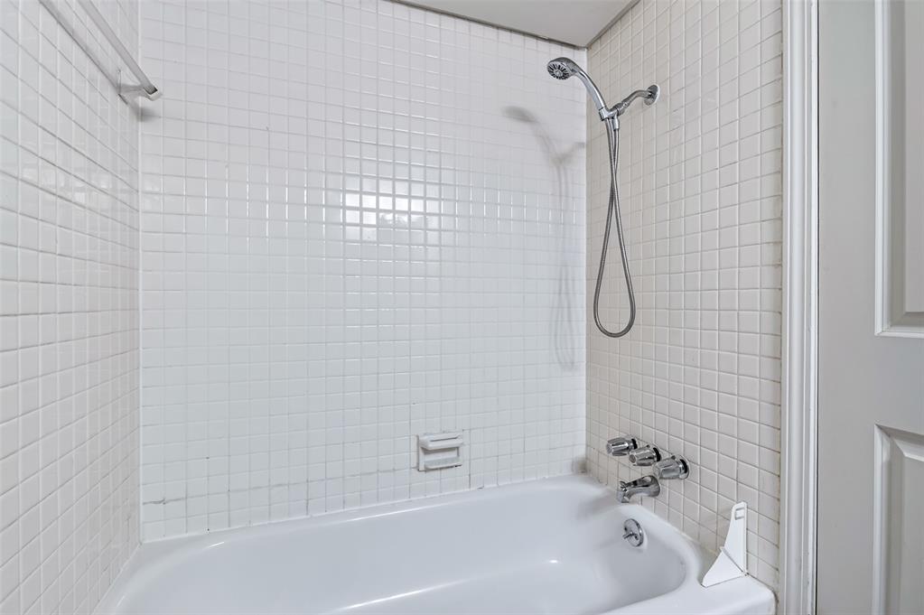 6100 N Brookline Avenue 14 Property Photo 21