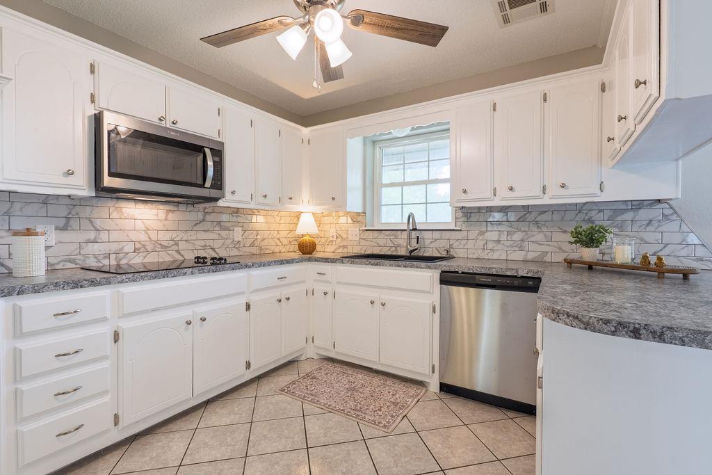 37709 Garretts Lake Road Property Photo 9