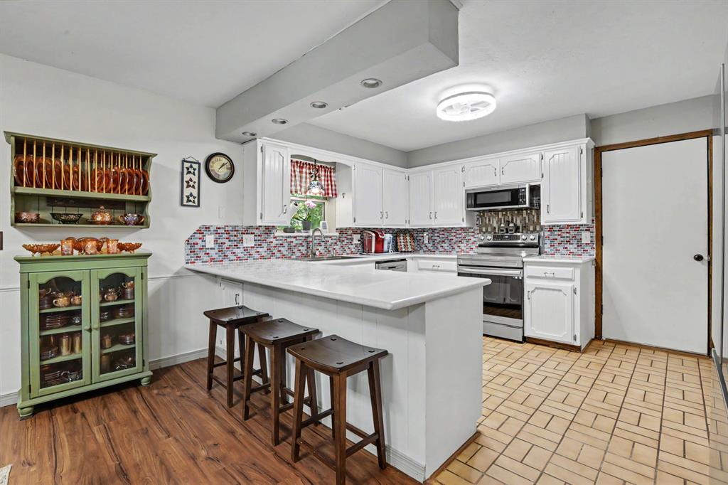 3950 W Charter Oak Road Property Photo 5