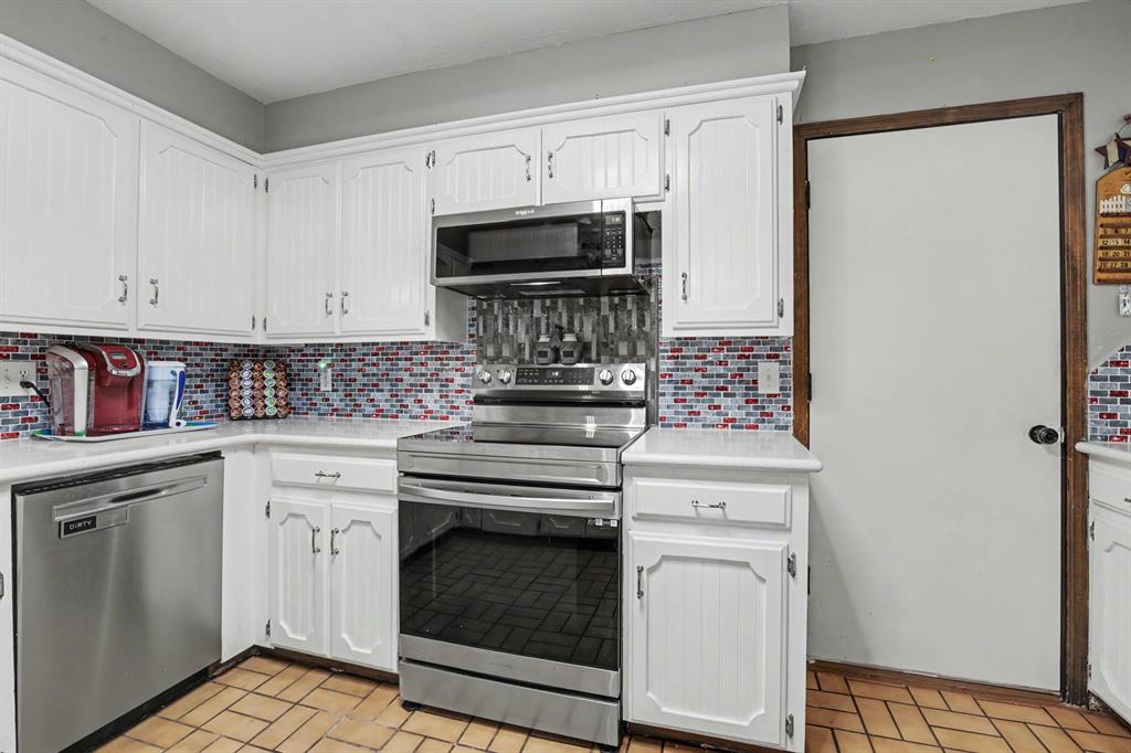 3950 W Charter Oak Road Property Photo 10