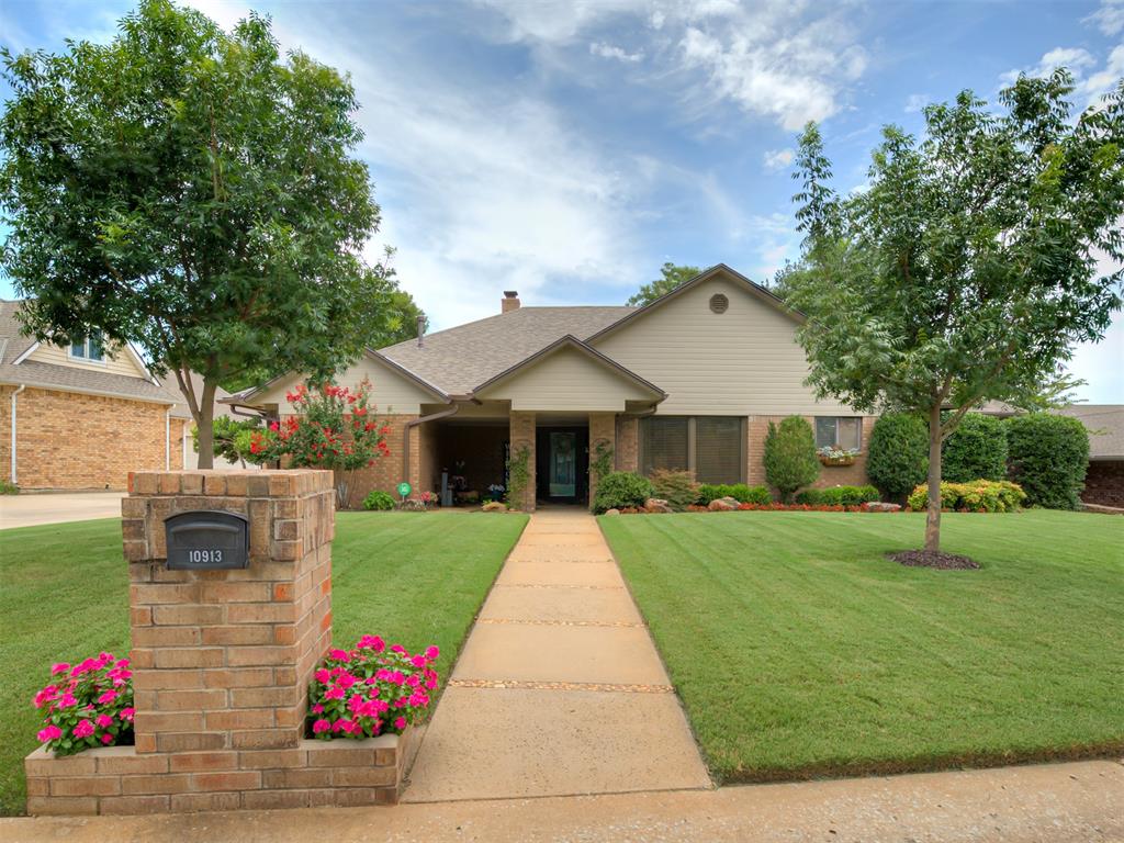 10913 Abbeywood Property Photo 4