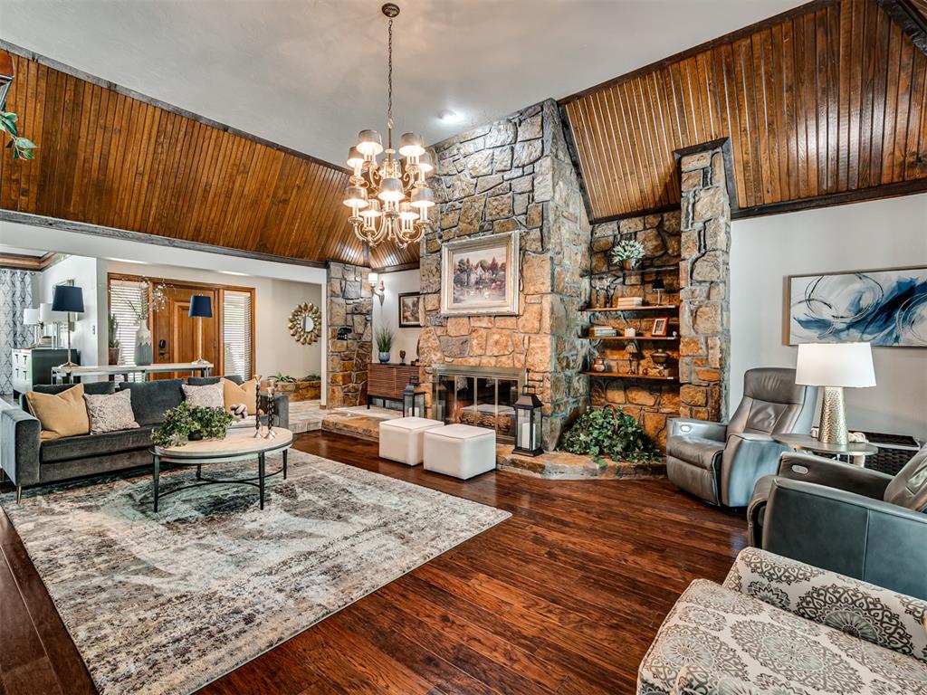 10913 Abbeywood Property Photo 6