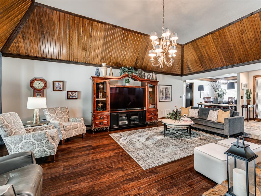 10913 Abbeywood Property Photo 7
