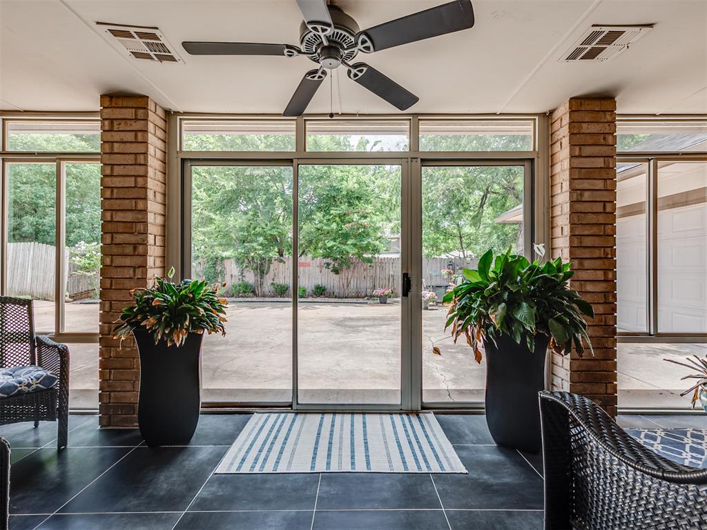10913 Abbeywood Property Photo 11