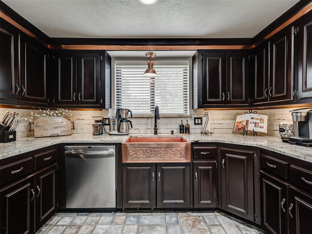 10913 Abbeywood Property Photo 15