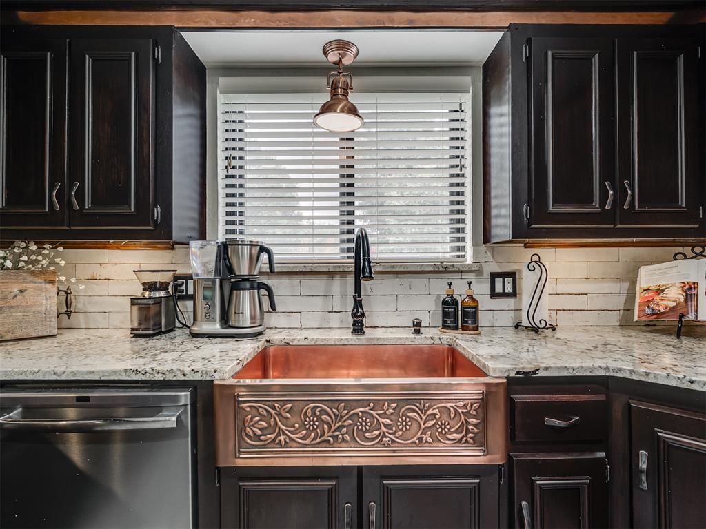 10913 Abbeywood Property Photo 17