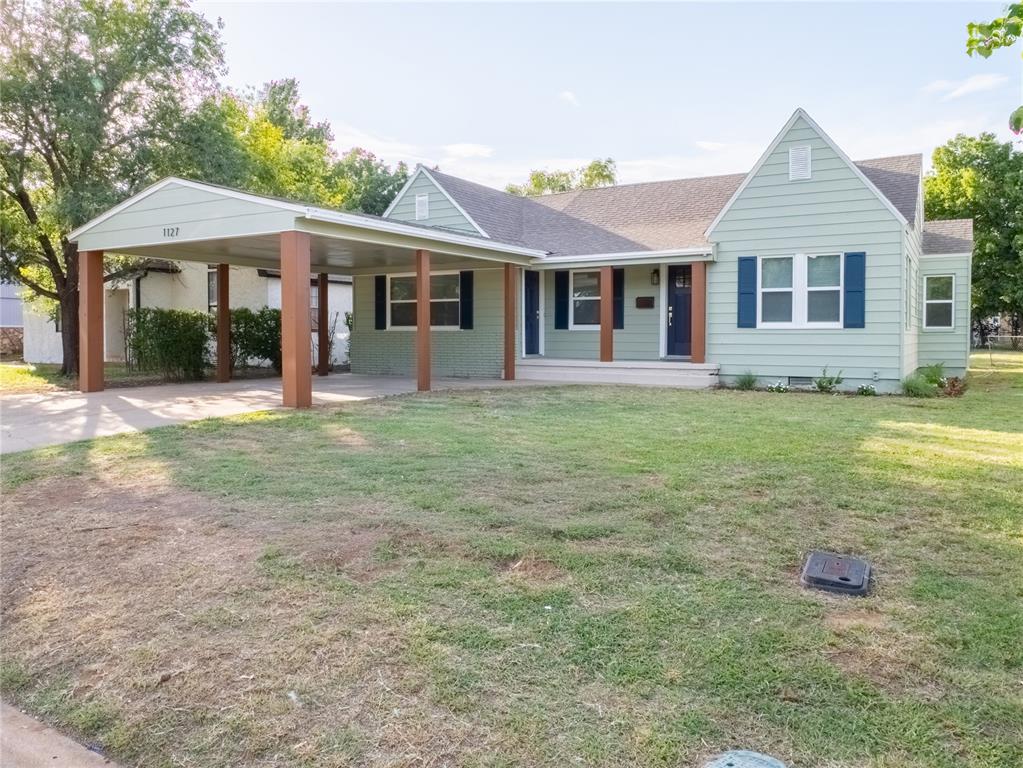 1127 Nw Maple Avenue Property Photo 1