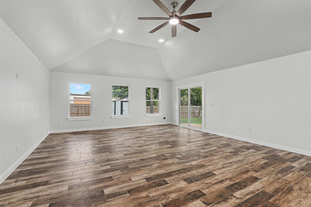106 Briarwood Street Property Photo 6