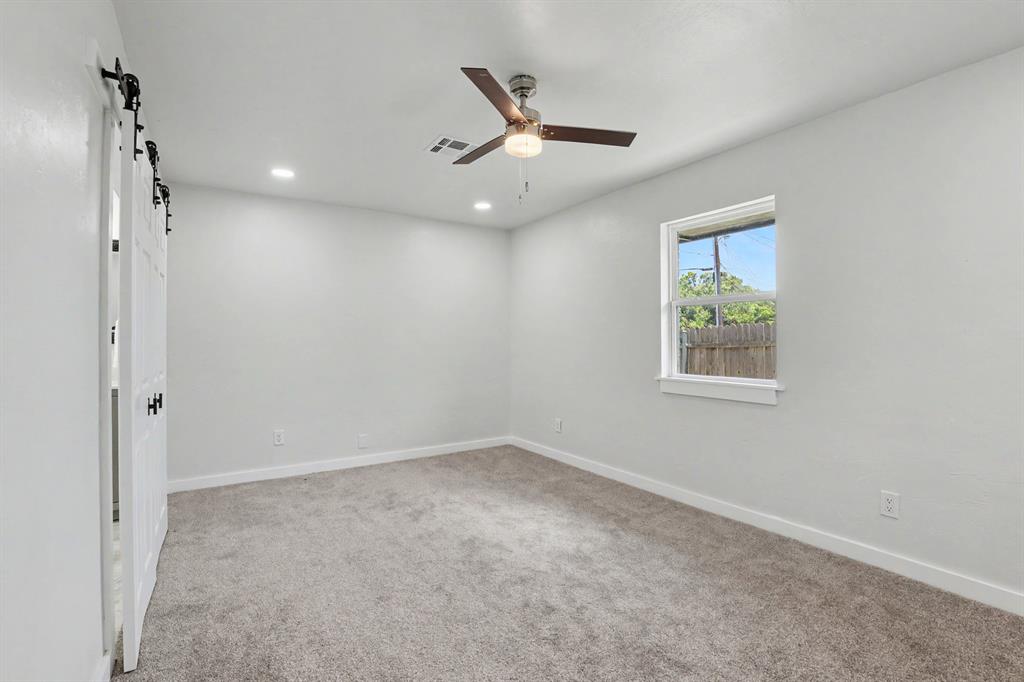 106 Briarwood Street Property Photo 8