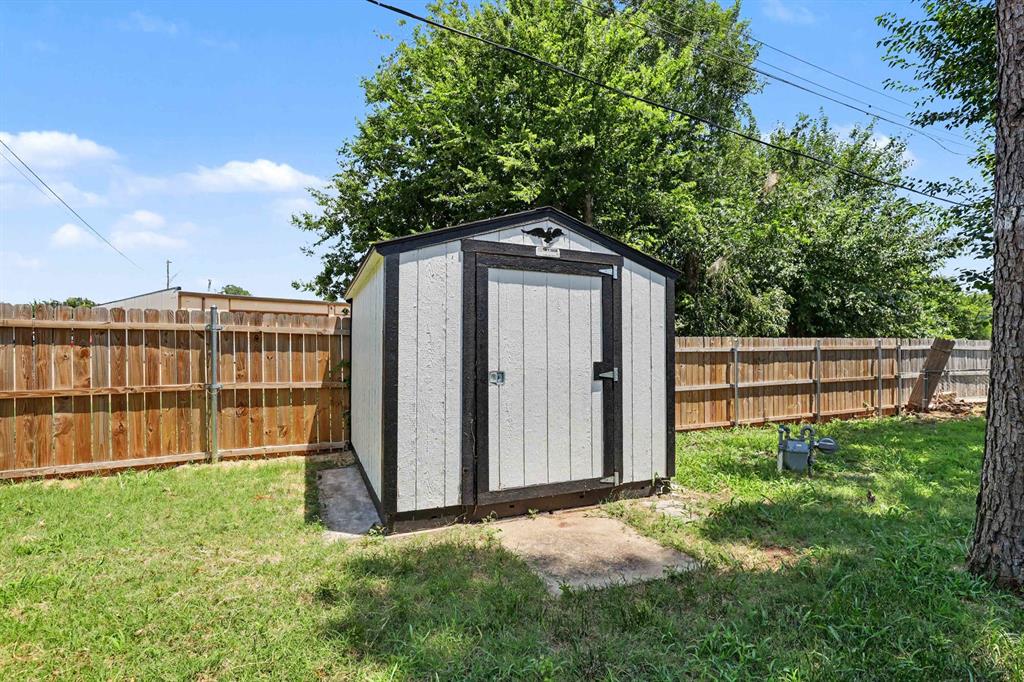 106 Briarwood Street Property Photo 14