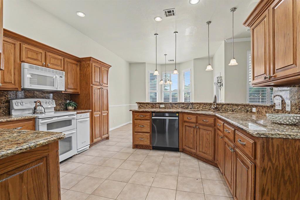 12909 Condor Street Property Photo 5
