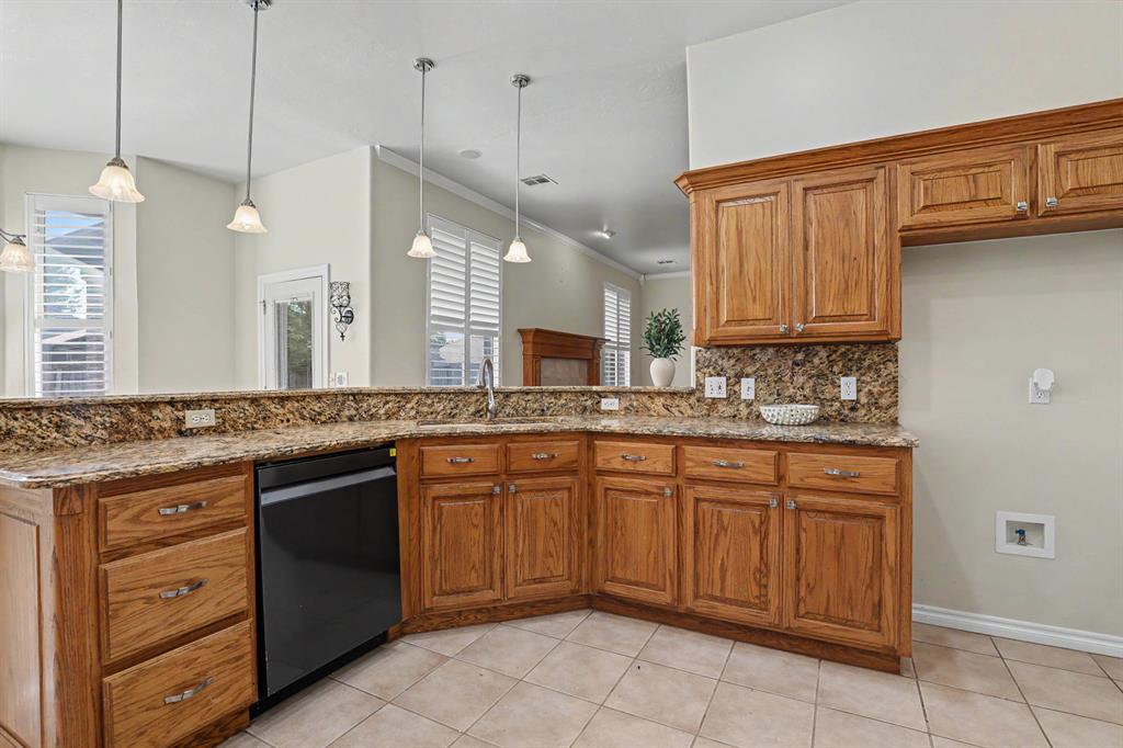 12909 Condor Street Property Photo 6