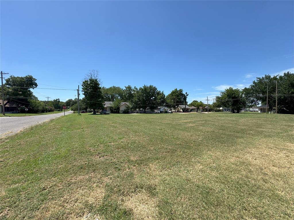 419 W 7th Street Property Photo 7