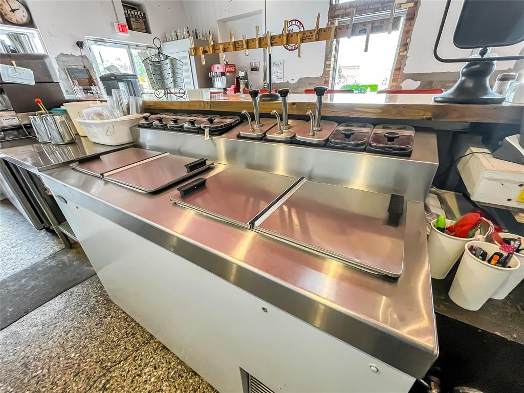 100 W 4th Street Property Photo 26