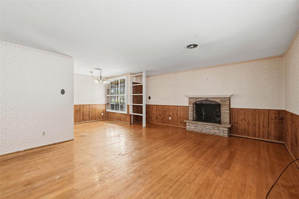 2414 Oxford Way Property Photo 9